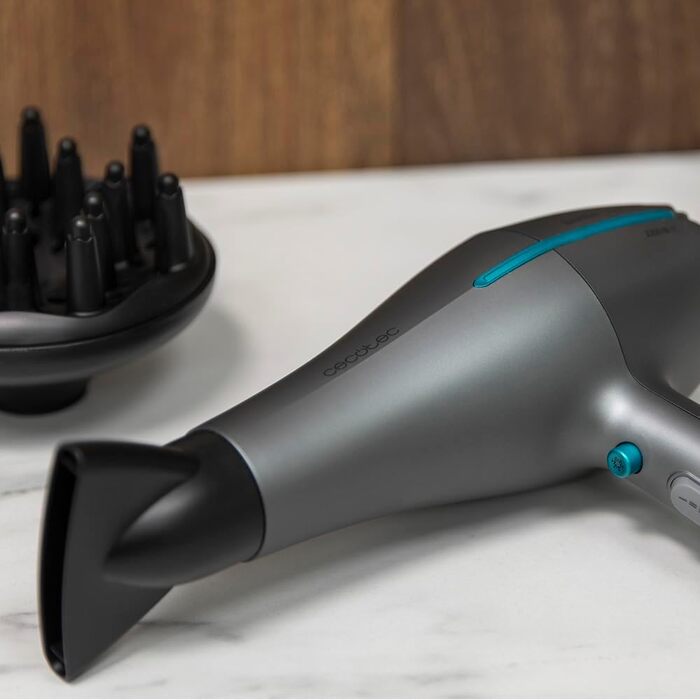 Фен Cecotec Bamba IoniCare 5300 Maxi Aura: 2200 Вт, AC-двигун, холодний струмінь, дифузор та концентратор, чорний