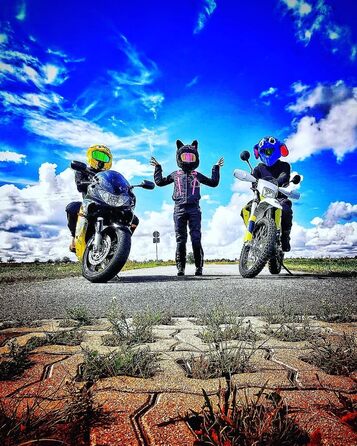 Чохол FunnyRiders для мотоциклетного шолома – креативний текстильний наклад для захисту від пилу, подряпин і ударів, ручна робота з Польщі, універсальний розмір