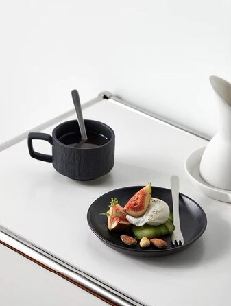 Набір з 4 чашки для еспресо Saumo з підставками, кераміка, 100 мл, чорний колір, сучасний дизайн. Ідеально для еспресо та кавових напоїв вдома, в офісі та на особливих заходах.