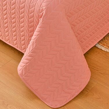 Cozy, warm quilted blanket, 230 x 250 cm, soft, woven throw blanket for bed, couch, and chair, comfortable blanket, perfect for home decor and winter warmth