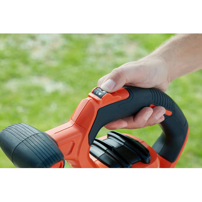 Black+Decker 3-in-1 Electric Leaf Blower/Vacuum BEBLV301 (3,000 Watts, with Shredder + attachable leaf rake, 72L collection bag backpack - high blowing speed & adjustable suction power)