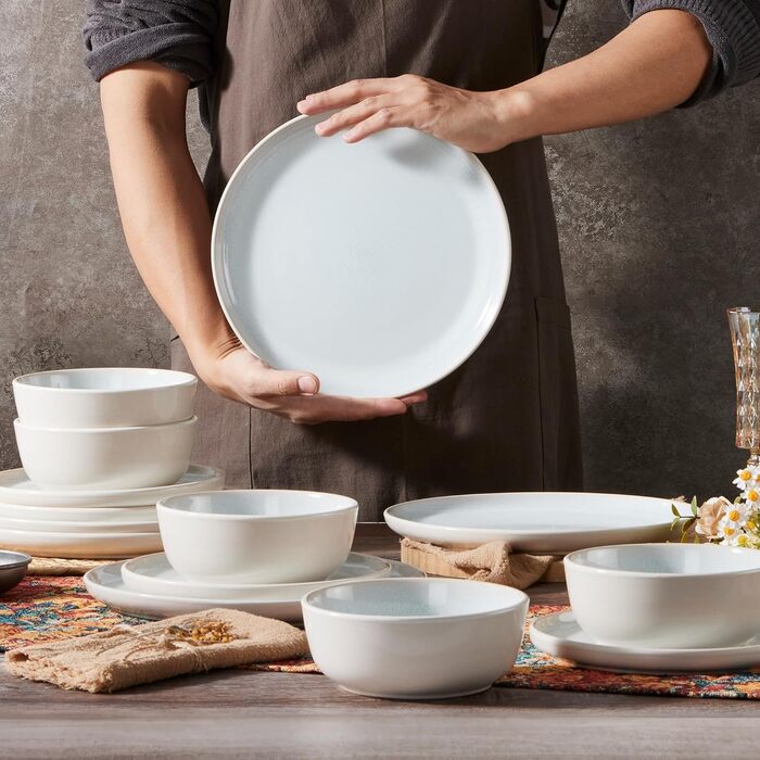 Набір посуду HaWare на 6 осіб, 18 предметів: тарілки, десертні тарілки, миски, бежевий колір. Підходить для мікрохвильової печі та посудомийної машини.