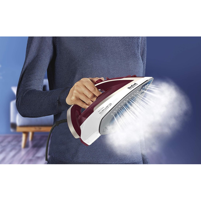 Праска Tefal Ultragliss Plus FV6810, 2800 Вт, паровий удар 250 г/хв, постійна подача пари 50 г/хв, стійка до подряпин підошва, режим Eco, червоно-біла