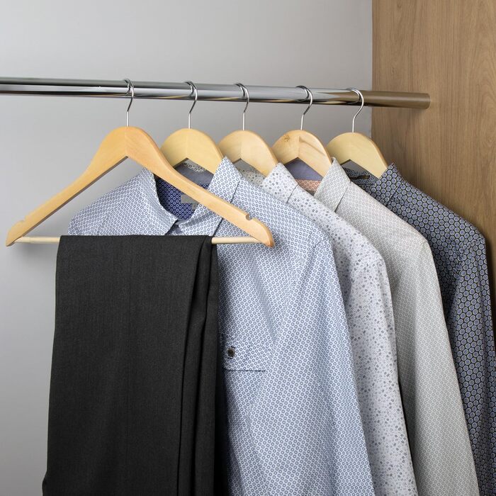 30 дерев'яних вішалок натурального кольору з антиковзним тримачем для штанів - 45 см - Hangerworld