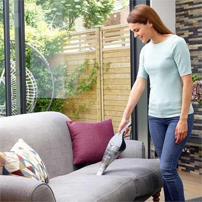Акумуляторний пилосос ручний BLACK+DECKER Dustbuster 7.2V NVC215W блакитний: безмішковий, бездротовий, з насадкою та зарядним пристроєм