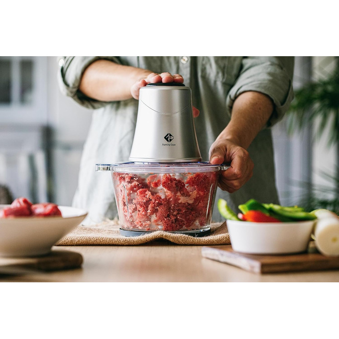 Електричний подрібнювач Family Care для кухні: 3 титанові леза, 300W, скляна чаша 600 мл, подрібнювач м'яса, цибулі, овочів, горіхів, льоду. Багатофункціональний.