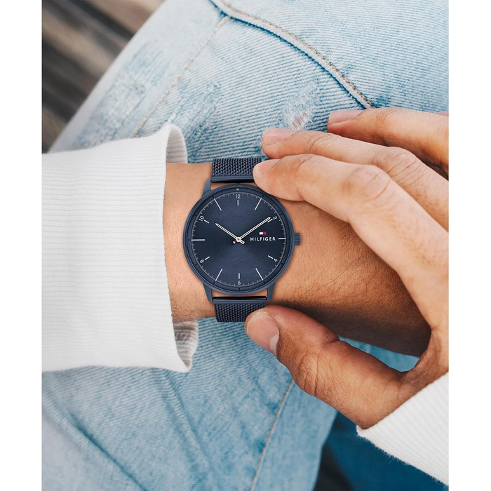 Годинник Tommy Hilfiger для чоловіків: кварцовий, аналоговий, з блакитним металевим браслетом сітчастого плетіння