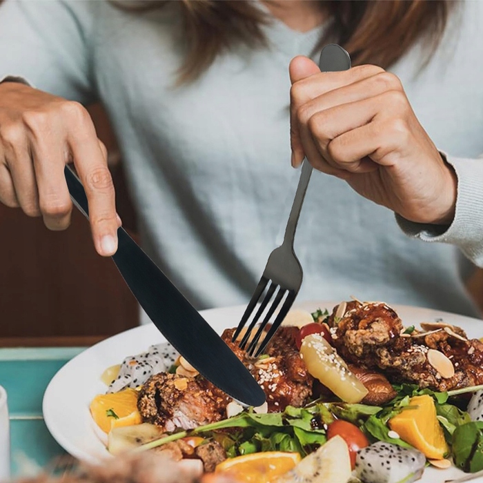 Набір золотих столових приборів зі сталі (24 предмети) — елегантний подарунок до свят