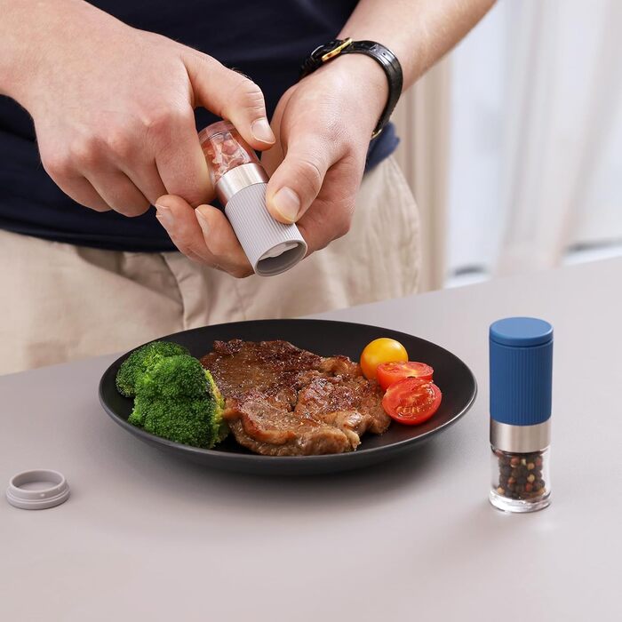 Набір міні-меленців для солі та перцю Vzaahu (2 шт.) з керамічним механізмом, кориця, регульована ступінь помелу, сірий та блакитний, портативні, багаторазові