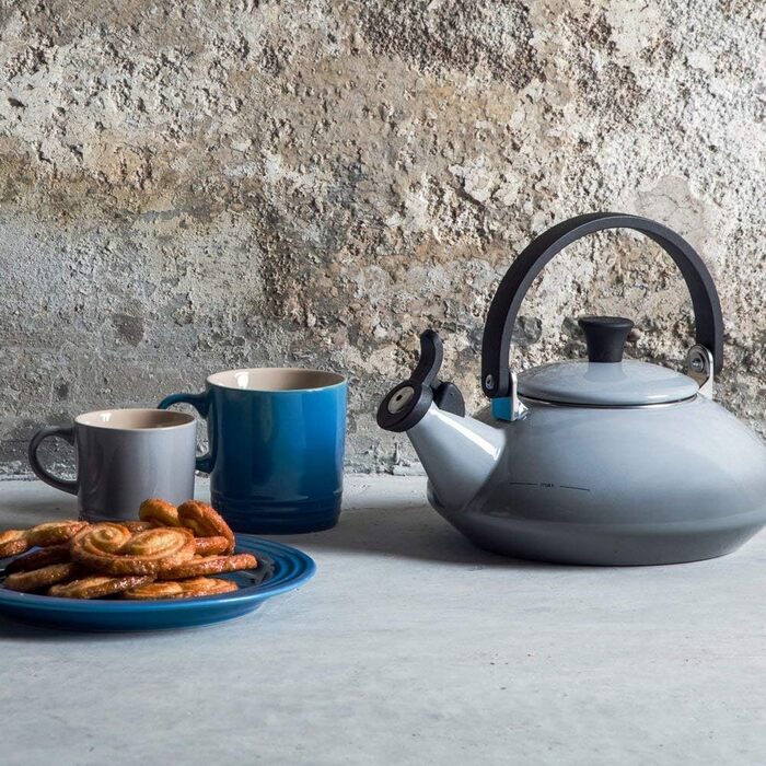 Le Creuset Zen Kettle, Capacity: 1.6 l, Enameled Steel, Oven Red, 92009600090000