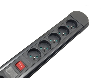 Мережевий фільтр Perel на 10 гнізд, 1,5 м, чорний, із заземленням