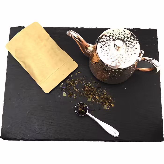 Café Olé Sandringham Teapot with Hammered Finish made from high-quality 18/10 stainless steel and a copper surface – 18oz, 0.5L, drip-free pouring, hollow handles