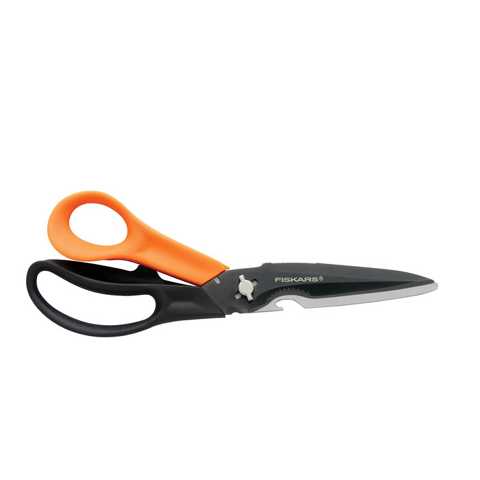Універсальні ножиці Fiskars Cuts + More з титановим покриттям та заточувачем, розбірні леза, 23 см, чорно-помаранчеві, 1000809