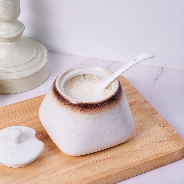 Керамічна цукерниця з ложкою, 430 мл, біла - для кухні, дому, кав'ярні