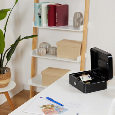 Lockable Cash Box