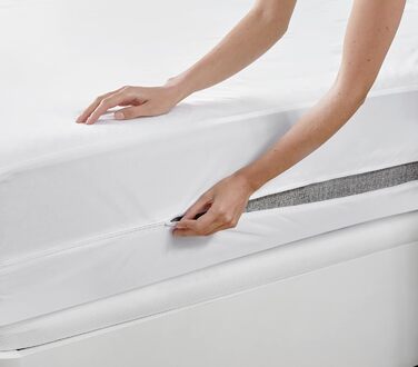 Pikolin Home - Mattress Cover with Safety Closure and Zipper