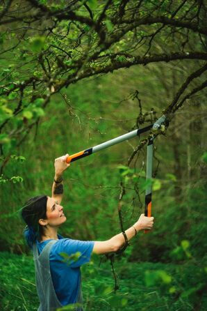 Fiskars PowerGear X Bypass Pruning Shears for Fresh Wood, Non-Stick Coated, Hardened Precision Steel, Length: 80 cm, Black/Orange, LX98-L, 1020188