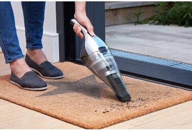 Акумуляторний пилосос ручний BLACK+DECKER Dustbuster NVC220WBC 7.2V (1.5Ah), сірий металік, 385 мл, без мішка, з насадкою для щілин та док-станцією