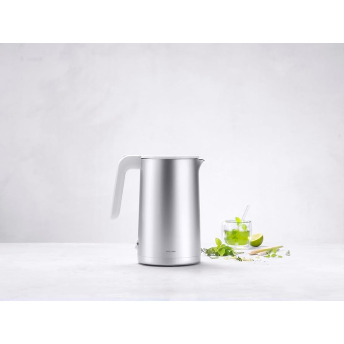 ZWILLING ENFINIGY Kettle with Stainless Steel Scale Filter & Overheat Protection, Cordless, 1850 Watts, 1.5 Liters, Silver