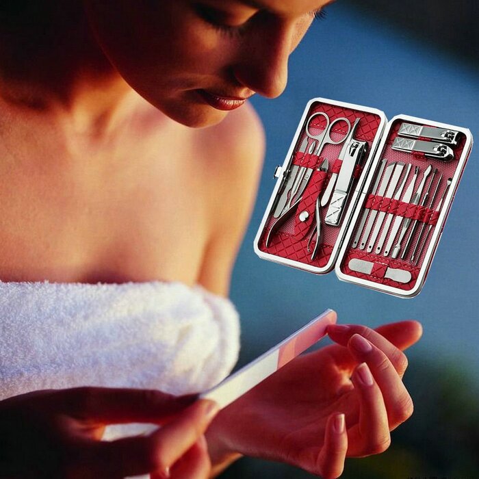 Набір для манікюру та педикюру 18 предметів у рожевому чохлі з шкіри