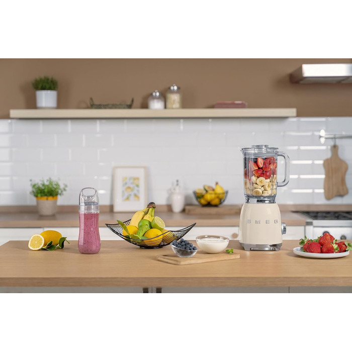 SMEG, BLF03CREU, 1.5 L Stand Mixer, 4 Speed Settings, 4 Automatic Programs, Detachable Double Blade, Transparent Lid Opening with Measuring Cap, Non-Slip Base, 800W, Cream