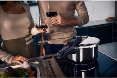 Скороварка WMF Perfect One Pot 3 л, індукція, нержавіюча сталь, 2 режими, знімна ручка, для однієї особи