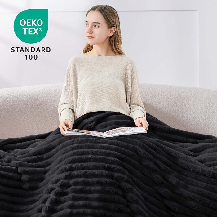 Чорна флісова ковдра BEDELITE 125x150 см - м'яка та тепла для дивана, декору та відпочинку