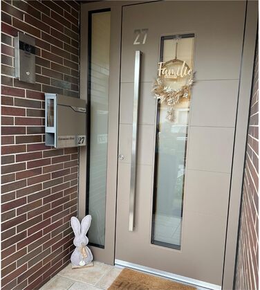 Поштовий ящик Metzler® з газетницею та іменним шильдиком з нержавіючої сталі V2A, стійкий до корозії, сучасний дизайн, 10 років гарантії на запчастини, монтаж та аксесуари Siebert (з оглядовим вікном, колір за RAL)