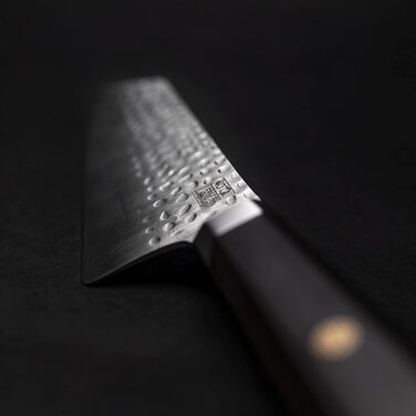 Японський кухонний ніж Santoku Bunka KOTAI 17 см з лезом із ультрагострої сталі 440C, ручне кування, з бамбуковою коробкою та футляром Saya