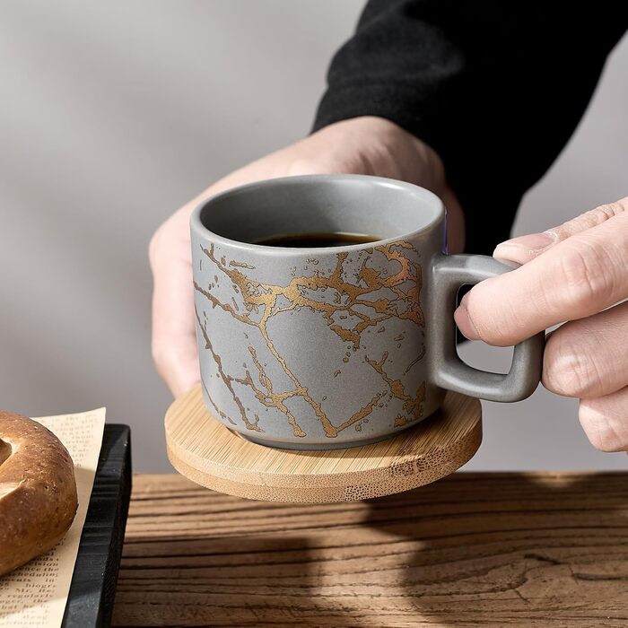 Набір келихів для еспресо LUKA з блюдцем та металевою підставкою (4 шт.), 118 мл, кераміка, мармуровий візерунок білий/сірий