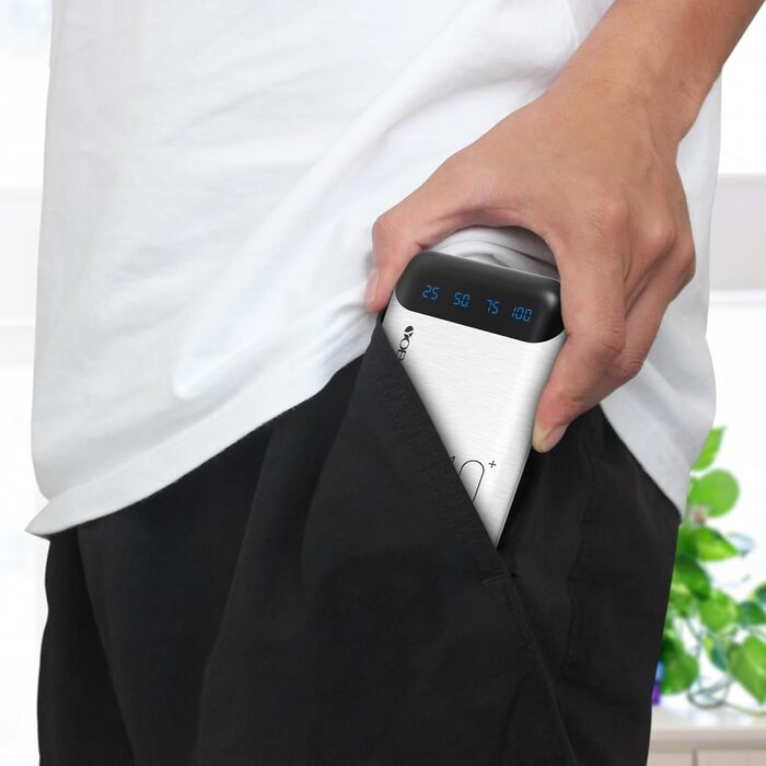 Портативний зарядний пристрій Power Bank 10000mAh з двома USB виходами та USB-C входом. Сумісний з Huawei, iPhone, iPad, Samsung, Android. Компактний, мініатюрний.