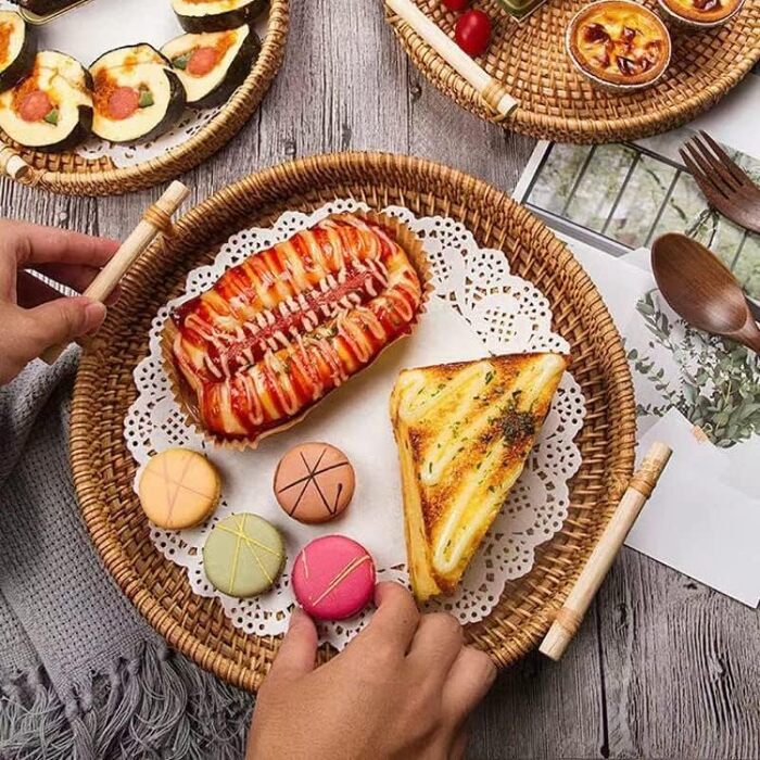 YANGQIHOME Rattan Round Serving Tray, Woven Basket Tray with Wooden Handles (32 cm)