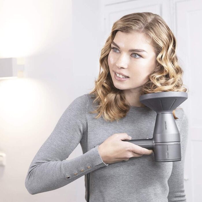 Фен Cecotec Bamba IoniCare Harmony, 2600W, регулювання температури та швидкості, технологія HairCare, іонізація, 1.8 м, 2 насадки, холодний струмінь (чорний, компактний)