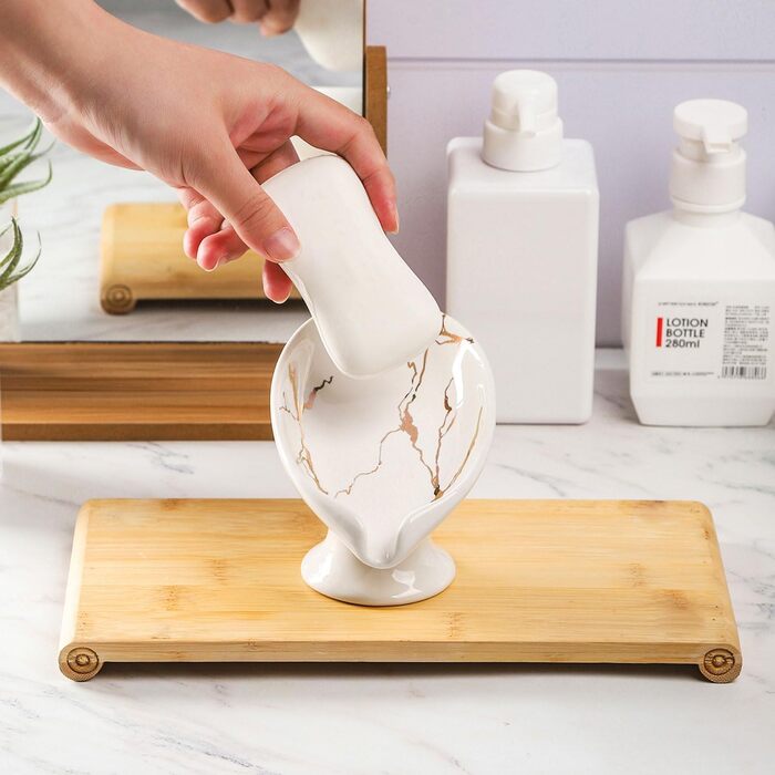 Керамічний тримач для мила, самостійно осушуючий, у формі листка, легко миється, для ванної кімнати, кухні, душу (білий)