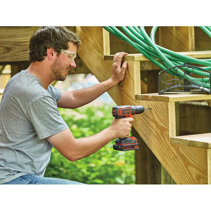 Акумуляторний дриль-шуруповерт Black+Decker BDCDC18K (18V, Li-Ion, LED, планетарне передаточне число, SoftGrip)