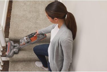 Бездротовий акумуляторний пилосос Black+Decker 4-в-1 BHFEV182C (18V, 2.0Ah) з електрощіткою, для підлоги та ручного використання, з насадкою для щілин, акумулятором, зарядним пристроєм та настінною підставкою, Titanium/Orange