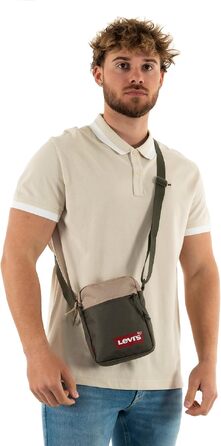 Чоловіча міні-сумка крос-боді Levi's Mini Crossbody Solid з логотипом Batwing, колір Army Green