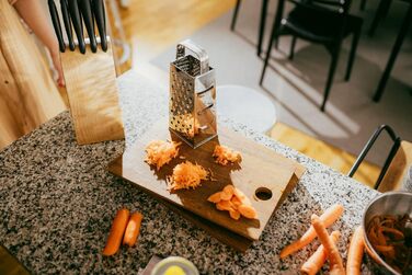 Терка Fiskars Essential 4-стороння, нержавіюча сталь, 23 см, срібляста (1065589)