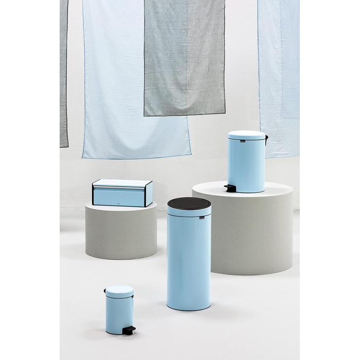 Сміттєвий кошик Brabantia Touch Bin з виймаю одним пластиковим внутрішнім відром