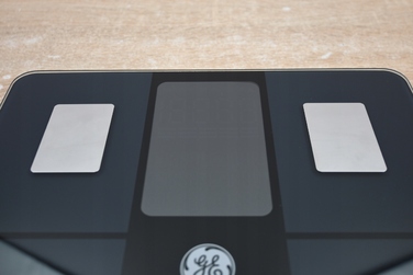 Розумні електронні аналітичні ваги GE з Bluetooth, визначення ІМТ, до 180 кг