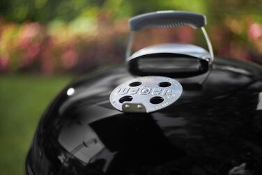 Вугільний гриль Weber Classic Kettle 47 см, порцелянове емалювання, з термометром і колесами, чорний