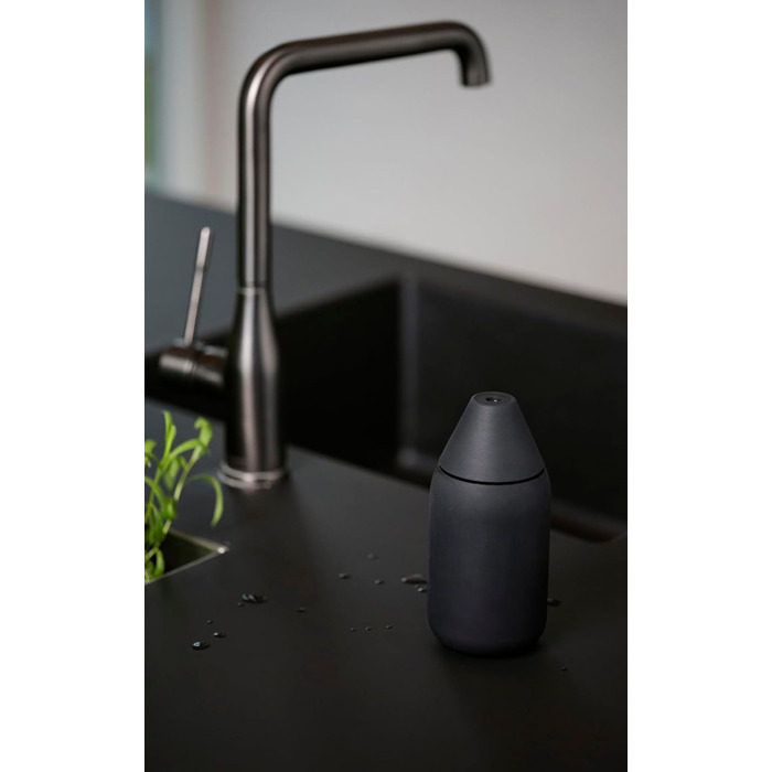Zone Denmark Singles Dish Soap Dispenser Kitchen, Soap Dispenser, Dish Soap Dispenser, Easy to Refill & Easy Dosing, Ø 7 cm, Height 15 cm, Capacity 300 ml, Black