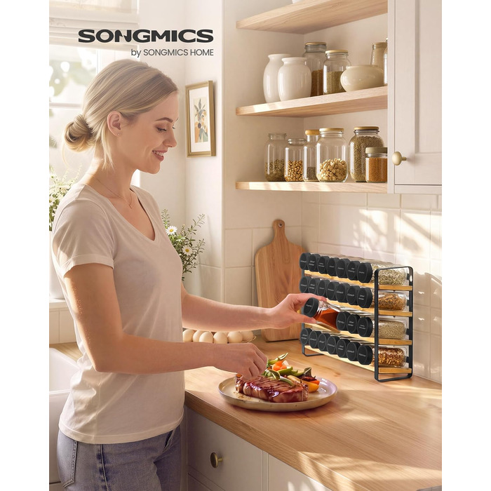 Поличка для спецій SONGMICS BYSTRO KCS064B101: органайзер на 4 яруси з 28 скляними банками, воронкою та етикетками, чорний бамбук