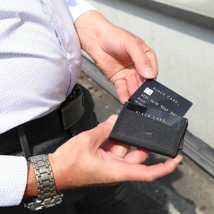 Круте шкіряне картхолдер Solo Pelle Mech (Чорний) з RFID захистом для 11 карт