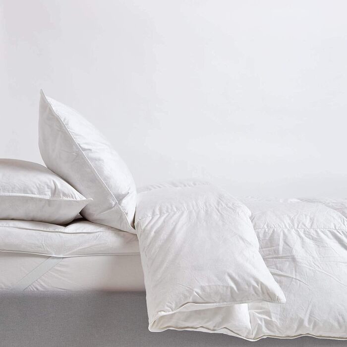 Homescapes Extra Warm Winter Comforter, 260 cm x 220 cm, Down Comforter Warmth Class 5-6 (85% Down Feathers and 15% Down) Quilted Comforter Öko-Tex Certified 260 x 220 cm