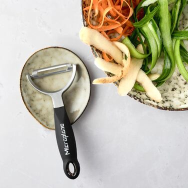 Microplane Profi Y-овочечистка: пряма сталева бритва для фруктів та овочів, чорний колір