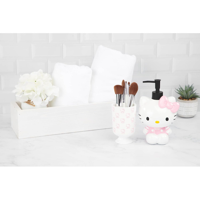 Jay Franco Hello Kitty Toothbrush Holder, Resin, Pink