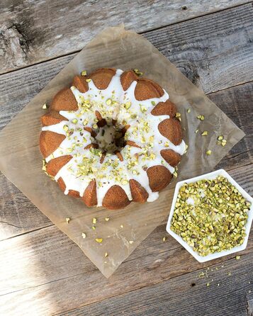 Форма для випічки Nordic Ware Pro Cast Original Bundt Pan, бронзова, 12 чашок