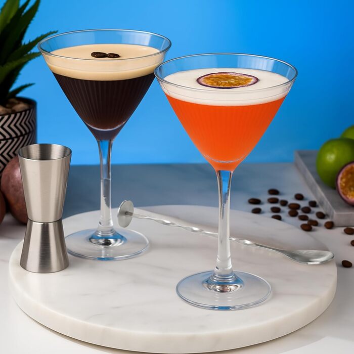 Набір для коктейлів Vemacity: шейкер (500 мл) + 2 келихи Espresso Martini з золотим бордюром, барна ложка та джиггер | Набір бармена | Келихи та шейкер для коктейлів | Ідеальний подарунок на Різдво та Новий рік | Золотий шейкер та класичні келихи Мартіні