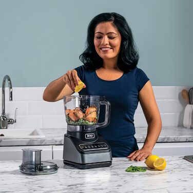 Ninja Food Processor with 4 programs; Chopping, Pureeing, Slicing, Mixing & 3 manual speeds, 2.1L bowl, chopping, slicing & dough blades, 850W, dishwasher safe, Black BN650EU Food Processor